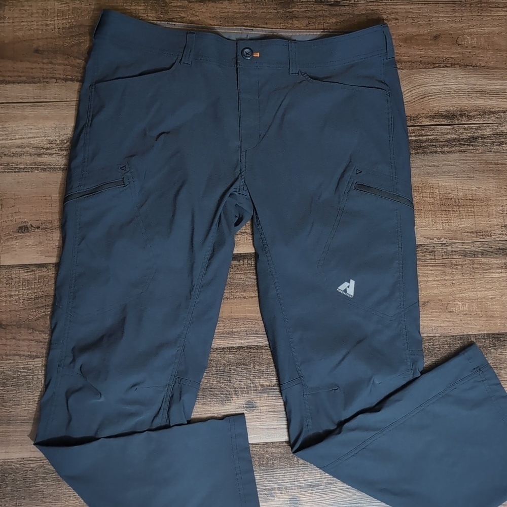 Eddie Bauer First Ascent Lightweight Cargo Hiking Pants Size 40x32 In Gray